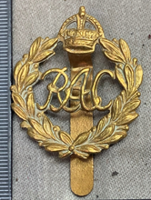 Charger l&#39;image dans la galerie, Original WW2 British Army Royal Armoured Corps Cap Badge
