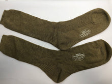 Load image into Gallery viewer, Original WW2 Era British Army Officers Khakli Woolen Socks NEW OLD STOCK Size 8
