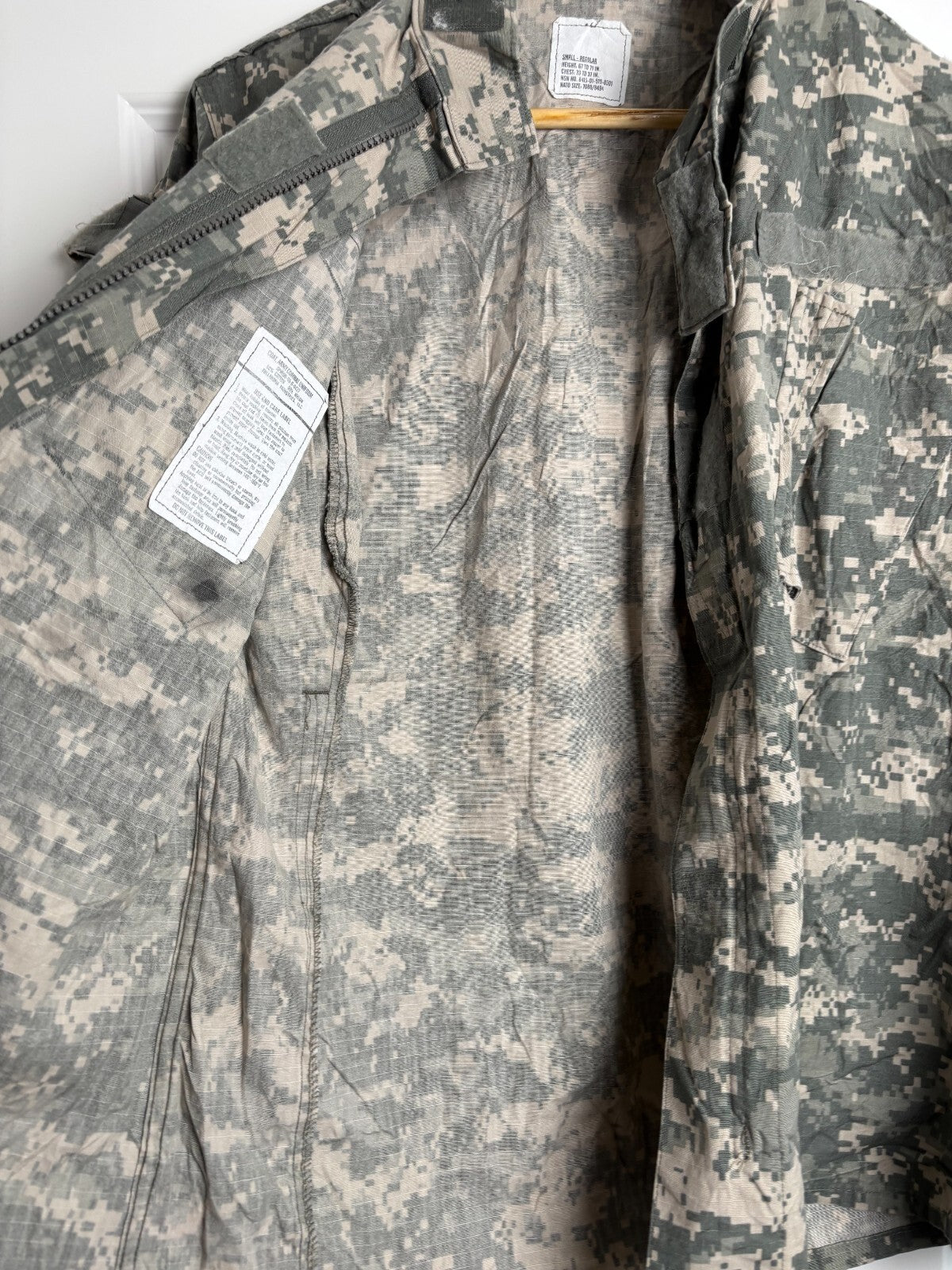 Surplus US Army ACU Combat Uniform Jacket-Small Regular - The Militaria Shop