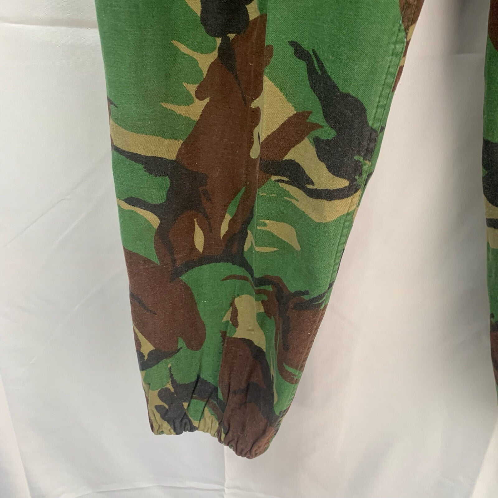 Genuine British Army 68 Pattern DPM Jungle Camouflaged Trousers - Size 28" Waist - The Militaria Shop