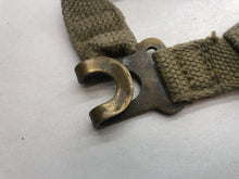 Lade das Bild in den Galerie-Viewer, Original British Army 37 Pattern Single L Strap - WW2 Pattern
