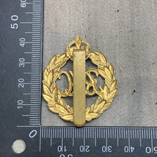 Load image into Gallery viewer, Original WW2 British Army Royal Armoured Corps Cap Badge
