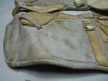 Load image into Gallery viewer, Original WW2 Pattern British Army White Camouflaged Gloves / Gunners Mittens
