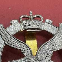 Charger l&#39;image dans la galerie, Genuine British Army / RAF Glider Pilot Regiment Cap Badge
