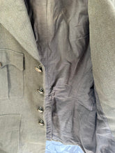 Lade das Bild in den Galerie-Viewer, Original WW2 British Army Royal Artillery Service Dress Jacket - 36&quot; Chest
