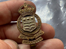 Charger l&#39;image dans la galerie, Original WW1 / WW2 British Army Royal Army Ordnance Corps Cap Badge
