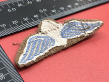 Charger l&#39;image dans la galerie, Original British Army Paratrooper Jump Wings Parachutists Qualification Wings
