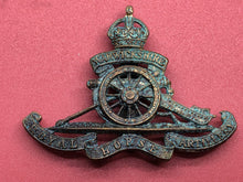 Load image into Gallery viewer, Original WW1 British Army Warwickshire Royal Horse Artillery Cap Badge
