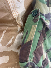 Lade das Bild in den Galerie-Viewer, Genuine British Army Smock Combat Jungle DPM Camouflage - Size 160/88
