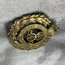 Load image into Gallery viewer, Original Pre-WW1 British Army Edward 7th VII Royal Engineers Cap Badge
