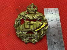 Charger l&#39;image dans la galerie, Original WW1 British Army Tank Corps Cap Badge
