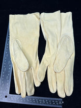 Charger l&#39;image dans la galerie, Original RAF Royal Air Force Chamois Inner Flying Gloves - WW2 Pattern
