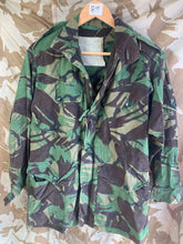 Charger l&#39;image dans la galerie, Genuine British Army Smock Combat Jungle DPM Camouflage - Size 160/88
