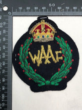 Lade das Bild in den Galerie-Viewer, British RAF Bullion Embroidered Blazer Badge - WAAF Women&#39;s Auxiliary Air Force
