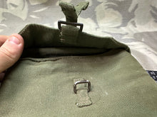 Load image into Gallery viewer, Original WW2 British Army 44 Pattern Binocular Case 1945 Dated
