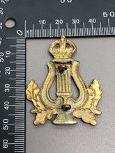 Load image into Gallery viewer, Original WW2 British Army Bandsmans Musicians Cap Badge
