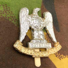 Lade das Bild in den Galerie-Viewer, Original British Staybrite Army Cap - Royal Scots Greys - The Militaria Shop
