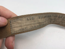 Lade das Bild in den Galerie-Viewer, Original British Army Paratroopers Leg Restraint Strap - WW2 37 Pattern
