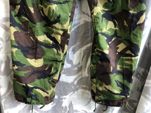 Load image into Gallery viewer, Size 75/80/96 - Vintage British Army DPM Lightweight Combat Trousers
