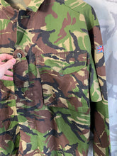 Charger l&#39;image dans la galerie, Genuine British Army DPM Lightweight Combat Jacket - Size 170/112
