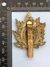 Load image into Gallery viewer, Genuine Canadian Army 2nd Queen&#39;s Own Rifles of Canada Cap Badge
