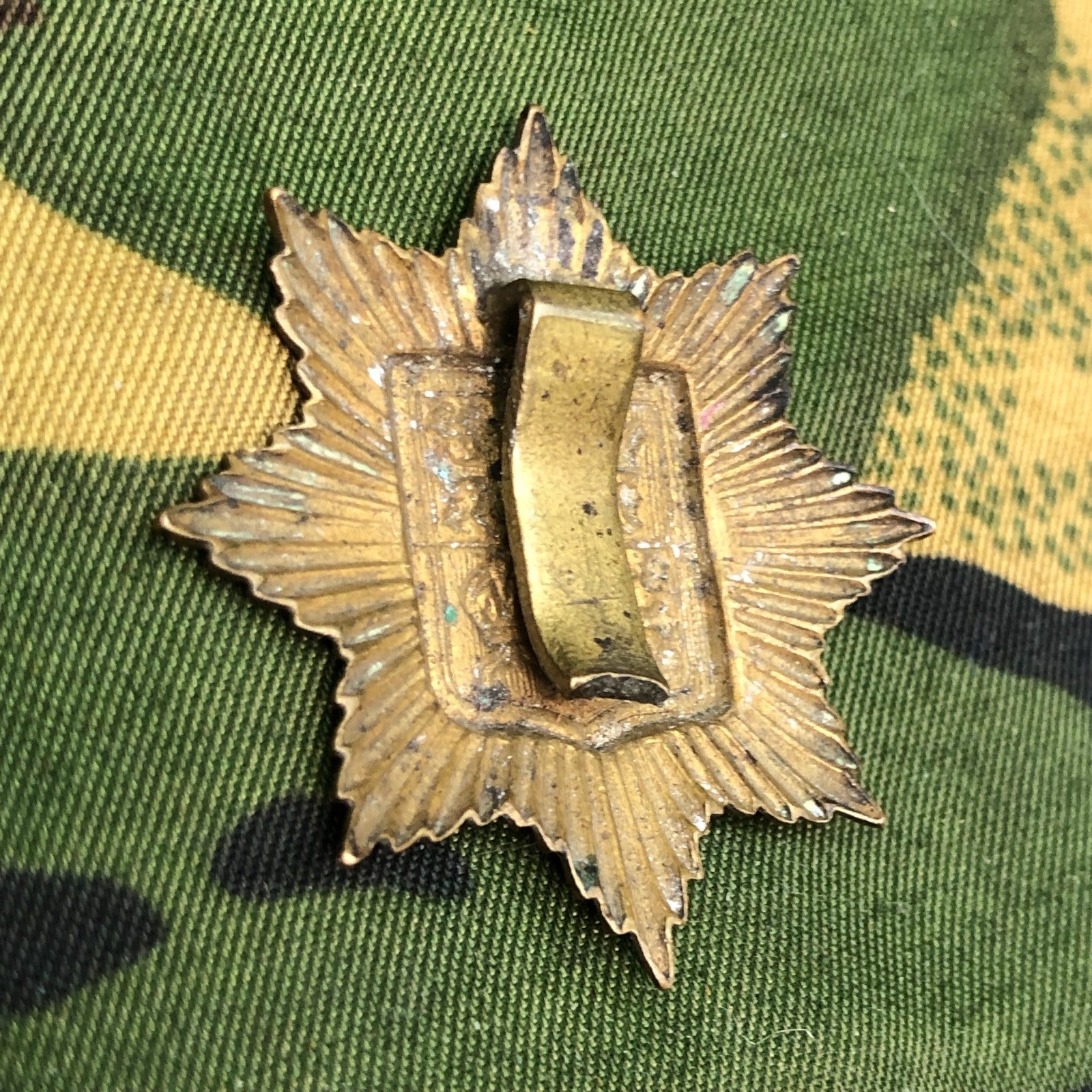 Original WW2 British Cap Badge - Kensington Regiment (Princess Louise's) - The Militaria Shop