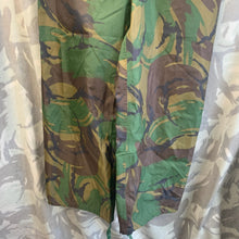 Lade das Bild in den Galerie-Viewer, Genuine British Army DPM Camouflaged Rain Trousers Waterproof PVC - Size 70/80
