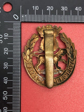 Load image into Gallery viewer, Original WW2 British Army Kings Crown Cap Badge - York and Lancaster Regiment
