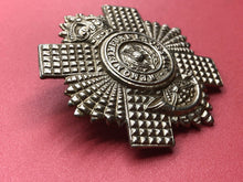 Load image into Gallery viewer, Original WW2 British Army 4th/5th Battalion (Queen&#39;s Edinburgh Rifles) Cap Badge
