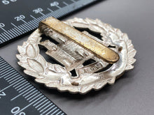 Charger l&#39;image dans la galerie, Genuine British Army Northamptonshire Regiment Cap Badge
