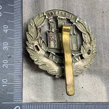 Charger l&#39;image dans la galerie, Original WW2 British Army Northamptonshire Regiment Cap Badge
