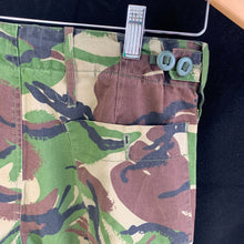 Charger l&#39;image dans la galerie, Genuine British Army DPM Camouflaged Combat Trousers Lightweight - Size 80/80/96
