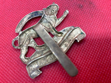 Load image into Gallery viewer, Original WW1 / WW2 British Army Leicestershire Regiment Cap Badge
