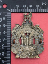 Load image into Gallery viewer, Original WW1 British Army King&#39;s Own Scottish Borderers Scottish Cap Badge
