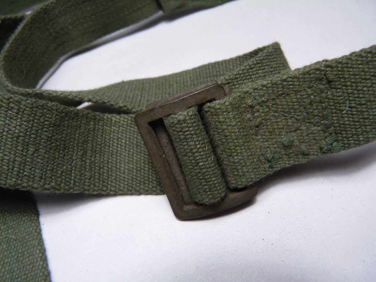 Original WW2 British Army 44 Pattern Shoulder / Extended Equipment Strap - 1945 - The Militaria Shop