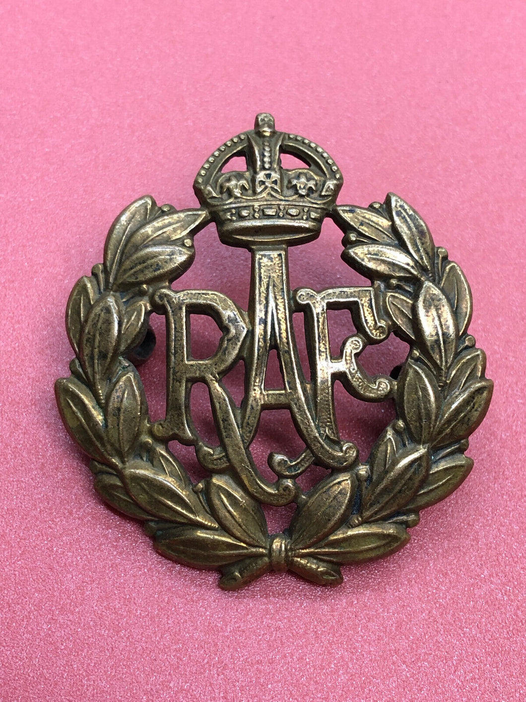 Original WW2 British RAF Royal Air Force Cap Badge