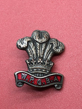 Load image into Gallery viewer, Original WW2 British Army Welsh Regiment Association Sweetheart Brooch
