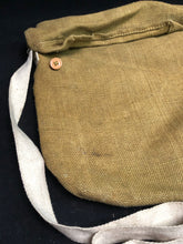 Lade das Bild in den Galerie-Viewer, Original WW2 British Civil Defence Home Front Gas Mask Bag 1941 Dated
