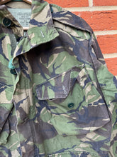 Load image into Gallery viewer, Genuine British Army DPM Camouflaged Combat Smock Jacket - Size 170/96
