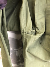 Load image into Gallery viewer, Genuine British Army Olive Green Lightweight Fatigue Combat Trousers - 85/80/96
