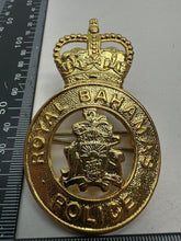 Charger l&#39;image dans la galerie, Genuine Obsolete Royal Bahamas Police Force Pith Helmet / Cap Badge
