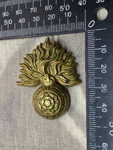 Charger l&#39;image dans la galerie, Original British Army WW1 / WW2 City of London Fusiliers Regiment Cap Badge
