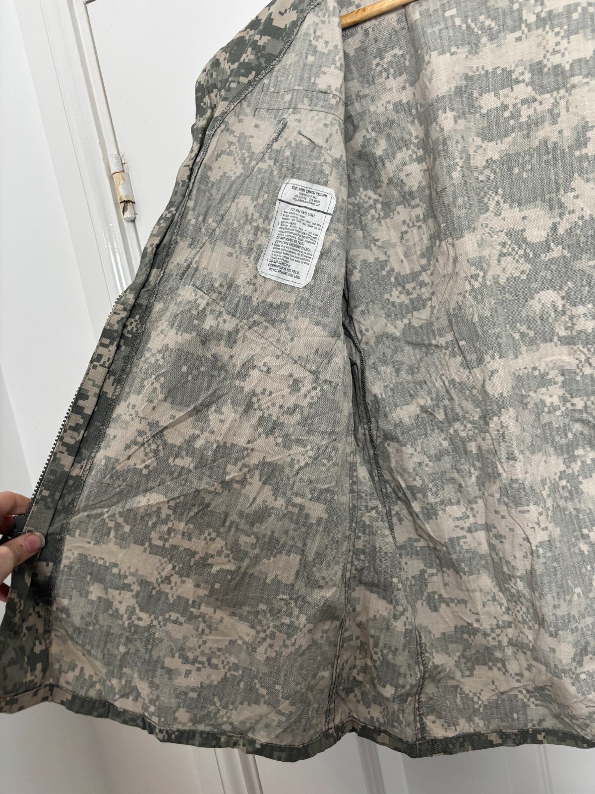 Surplus US Army ACU Combat Uniform Jacket -Size Medium-Long - The Militaria Shop