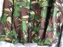 Load image into Gallery viewer, Size 190/104 - Vintage British Army DPM Lightweight Combat Jacket Smock
