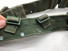 Charger l&#39;image dans la galerie, Original WW2 British Army 44 Pattern Soldiers Belt - Size 34&quot; Waist
