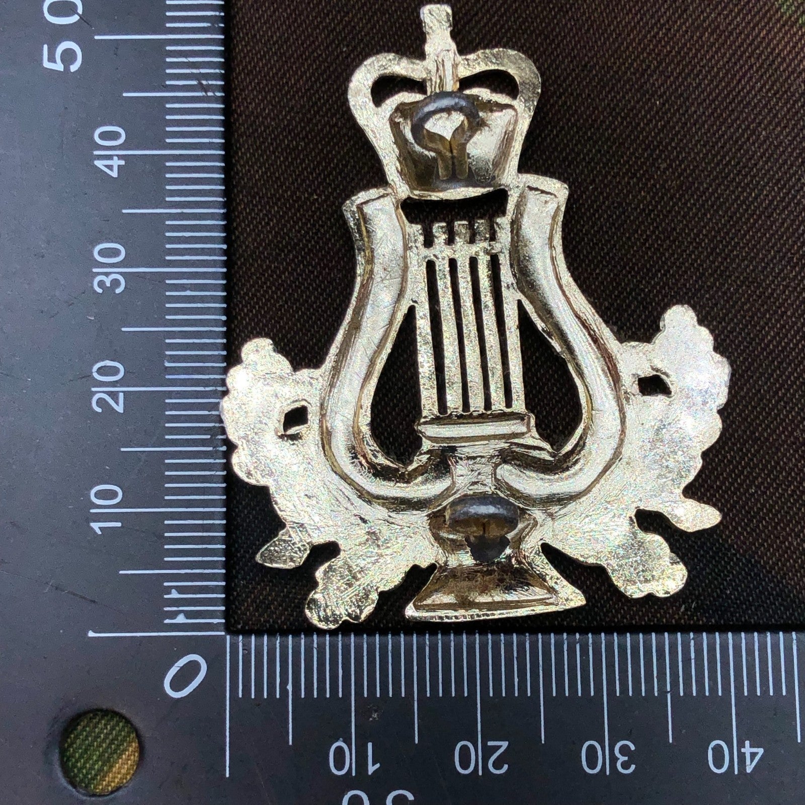 Original British Army Regimental Cap Badge - Bandsman - The Militaria Shop