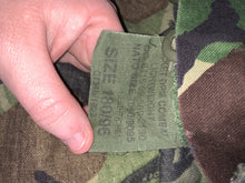 Load image into Gallery viewer, Size 180/96 - Vintage British Army DPM Lightweight Combat Jacket Smock
