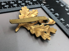 Load image into Gallery viewer, Original WW2 The South Nottinghamshire Hussars Cap Badge
