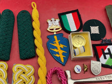 Load image into Gallery viewer, Mixed Group of Militaria - Badges, Epaulettes etc
