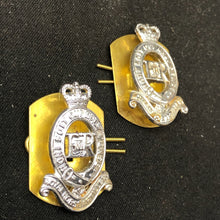 Charger l&#39;image dans la galerie, Original British Collar Badge Pair - 4th Queen&#39;s Own Hussars - The Militaria Shop
